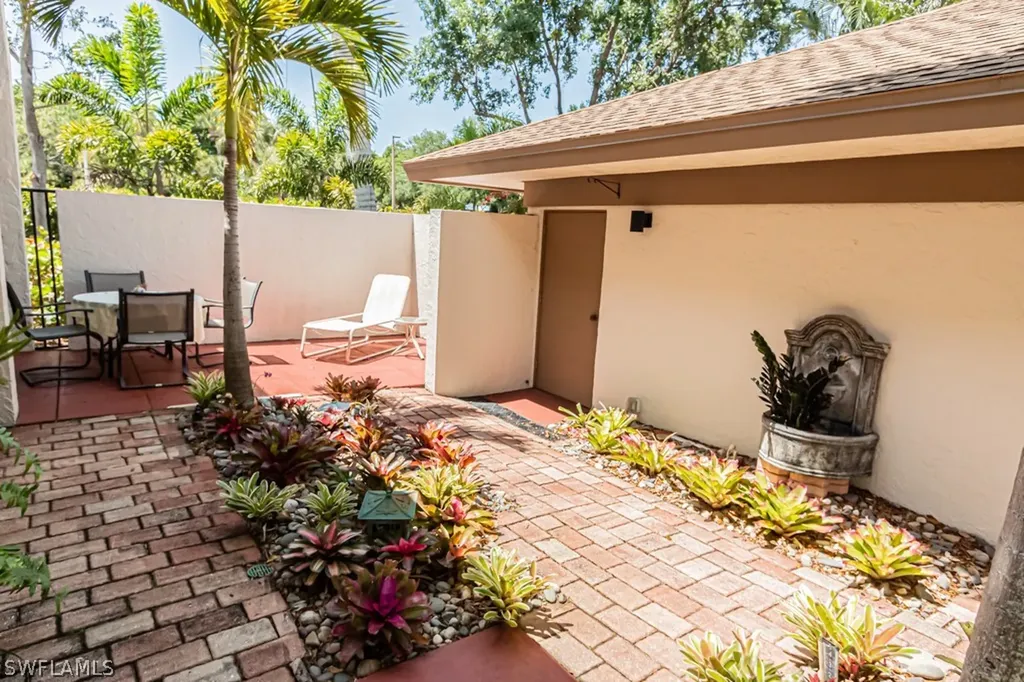 528 Retreat Drive Naples FL 34110