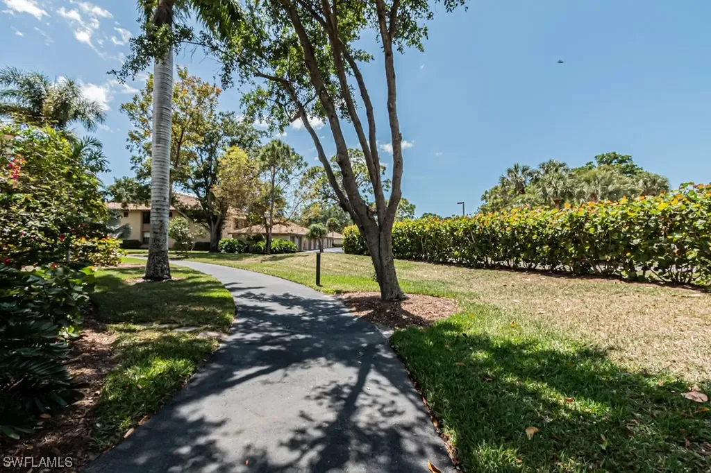 528 Retreat Drive Naples FL 34110
