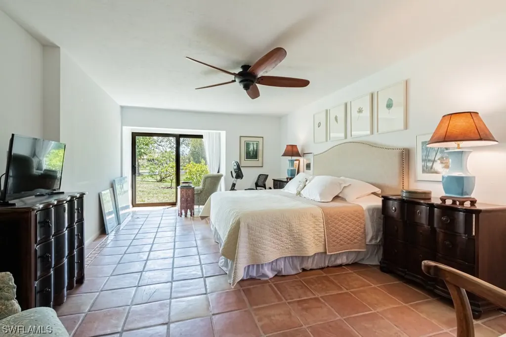 528 Retreat Drive Naples FL 34110