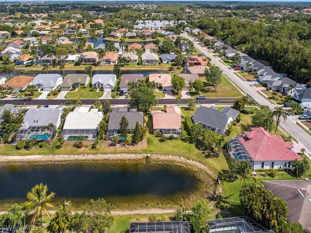5192 Lochwood Court Naples FL 34112