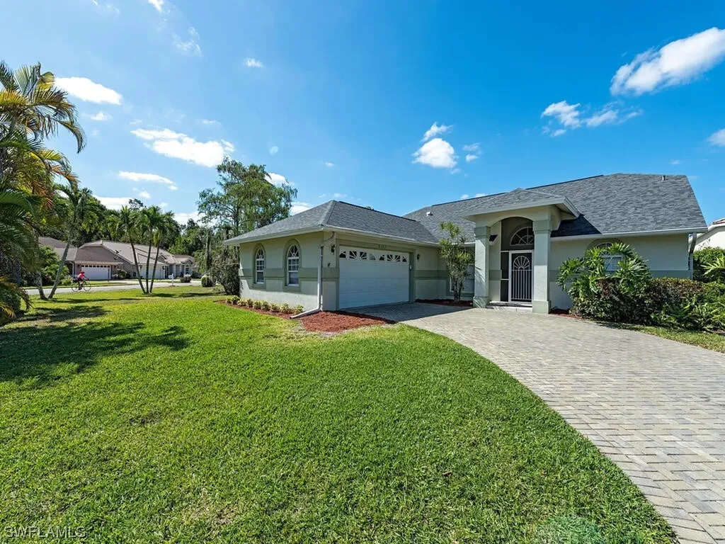 5192 Lochwood Court Naples FL 34112