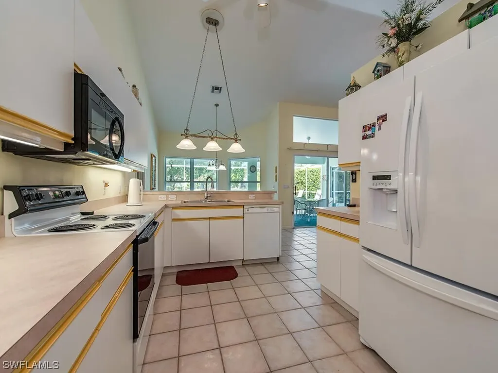 5192 Lochwood Court Naples FL 34112