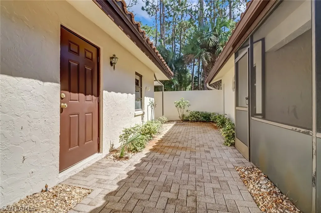 2136 Buckingham Lane Naples FL 34112