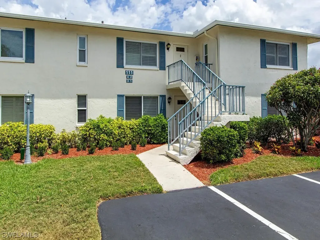 111 Penny Lane Naples FL 34112