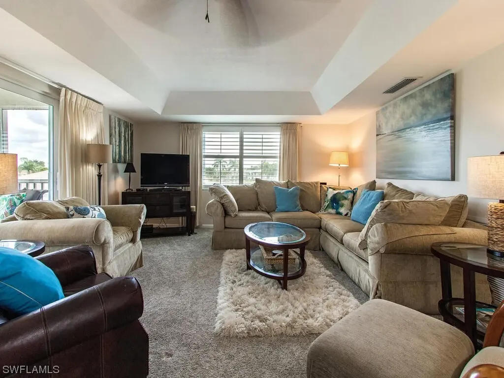 111 Penny Lane Naples FL 34112