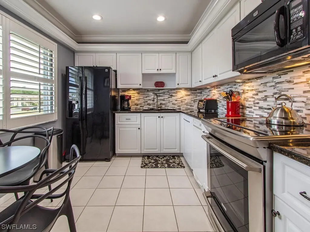 111 Penny Lane Naples FL 34112