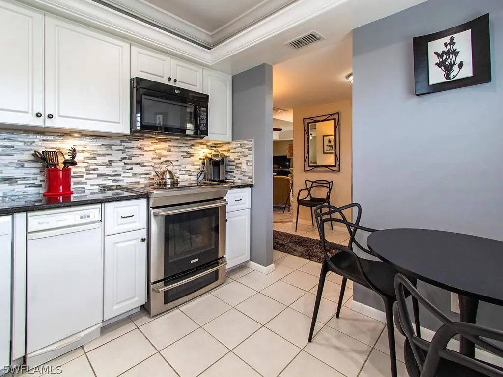 111 Penny Lane Naples FL 34112