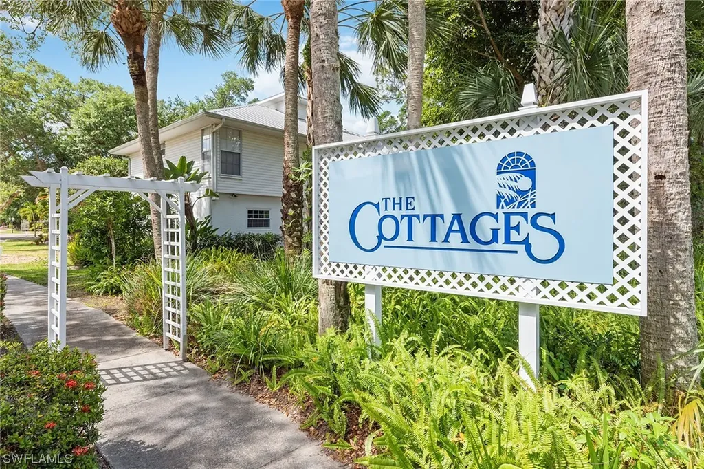 3633 Cottage Club Lane Naples FL 34105