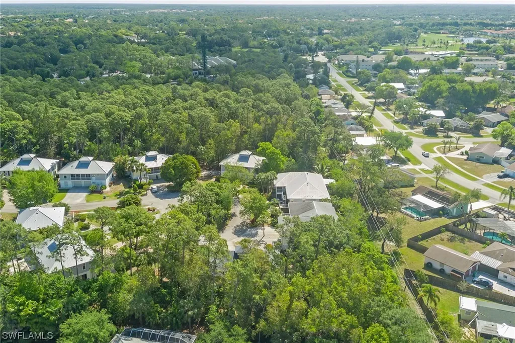 3633 Cottage Club Lane Naples FL 34105