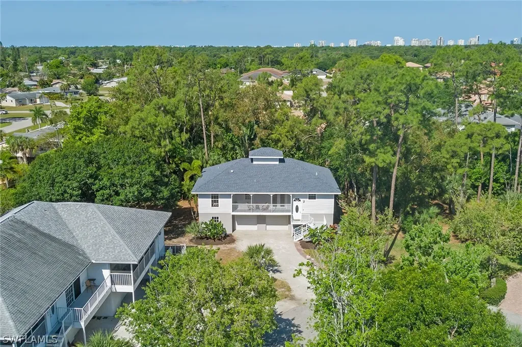 3633 Cottage Club Lane Naples FL 34105