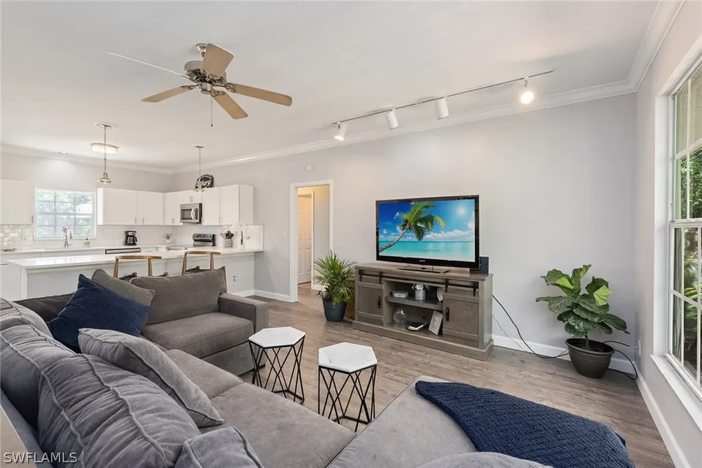 3633 Cottage Club Lane Naples FL 34105