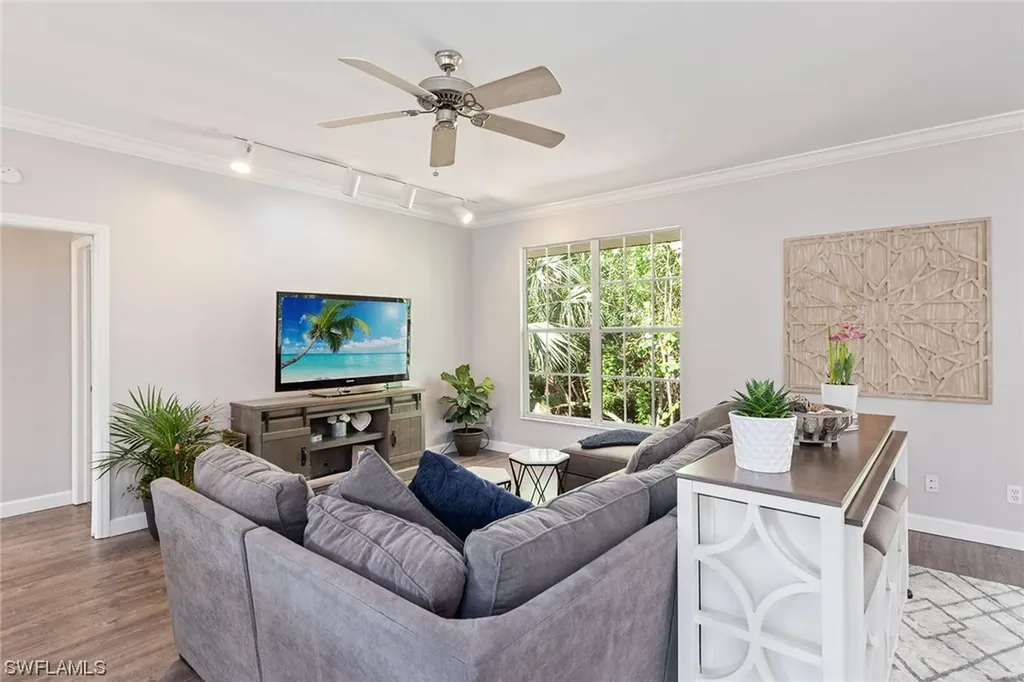 3633 Cottage Club Lane Naples FL 34105
