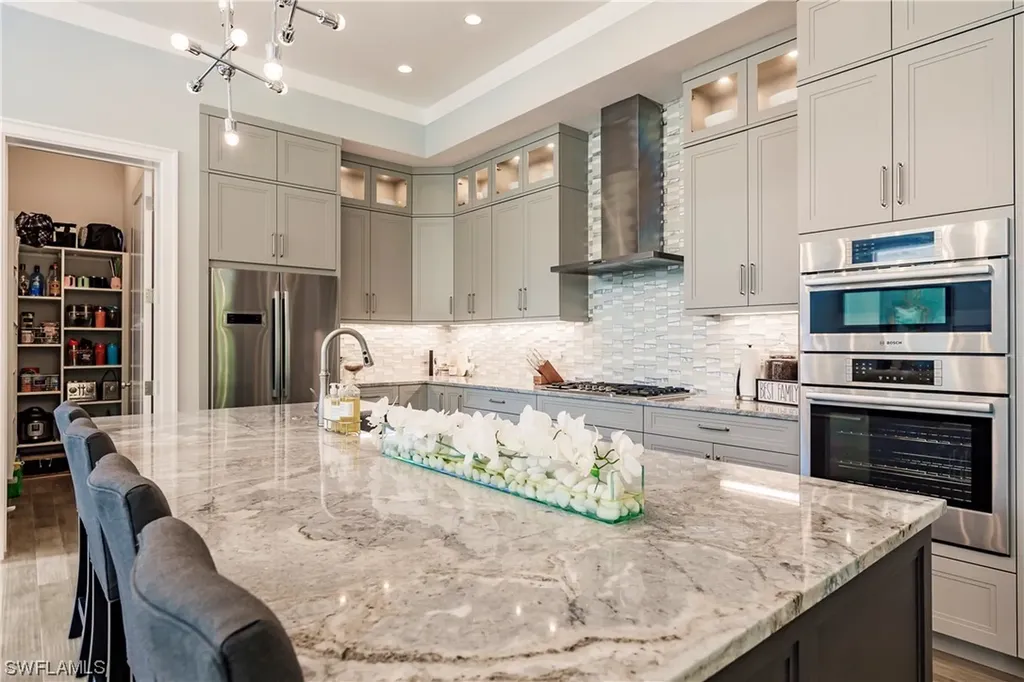 6831 Mangrove Avenue Naples FL 34109