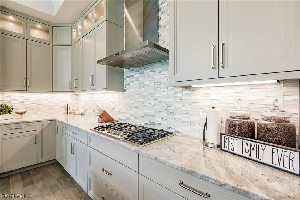 6831 Mangrove Avenue Naples FL 34109