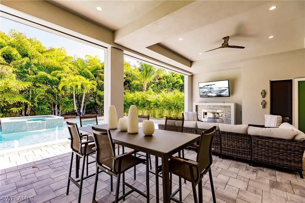 6831 Mangrove Avenue Naples FL 34109