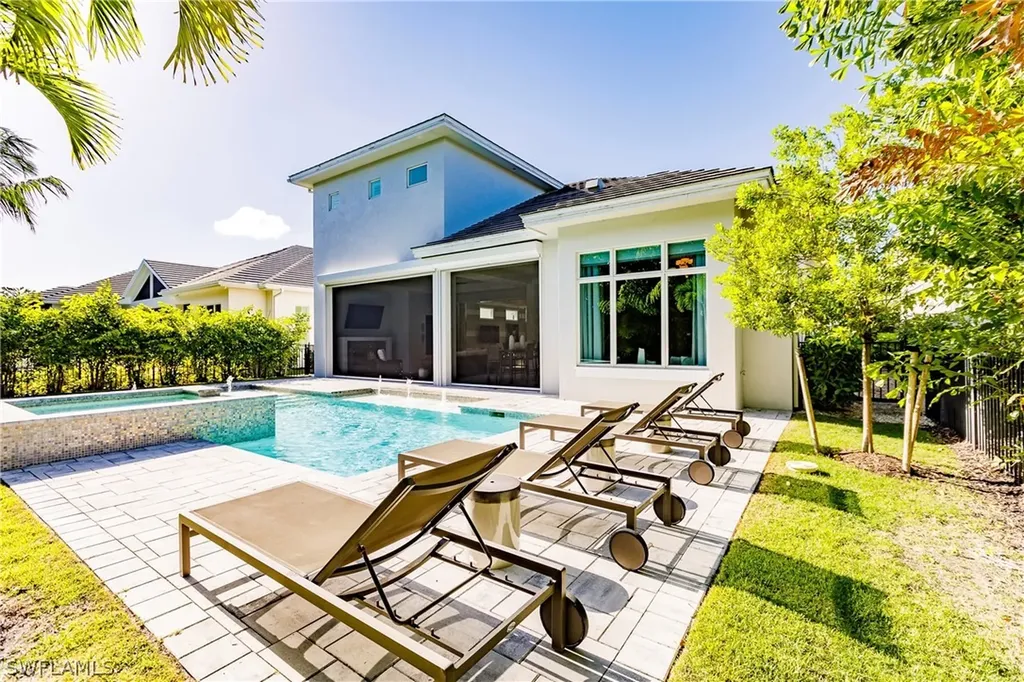 6831 Mangrove Avenue Naples FL 34109