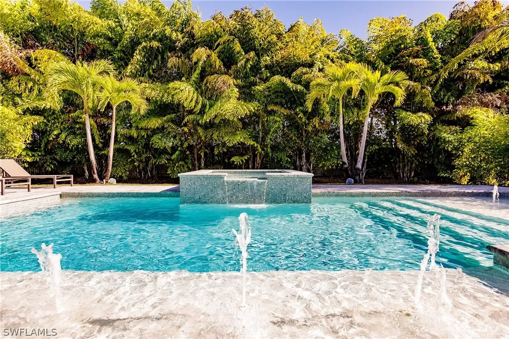 6831 Mangrove Avenue Naples FL 34109