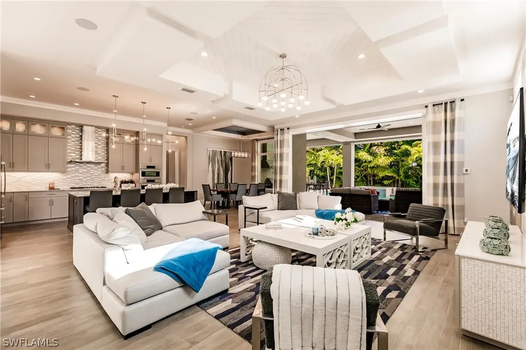 6831 Mangrove Avenue Naples FL 34109