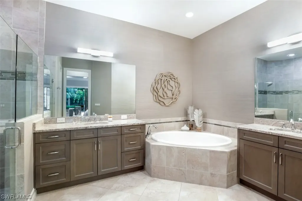 6589 Roma Way Naples FL 34113