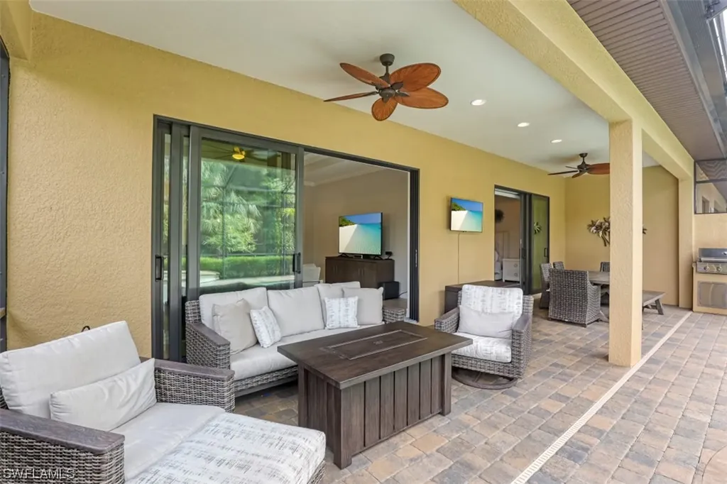 6589 Roma Way Naples FL 34113