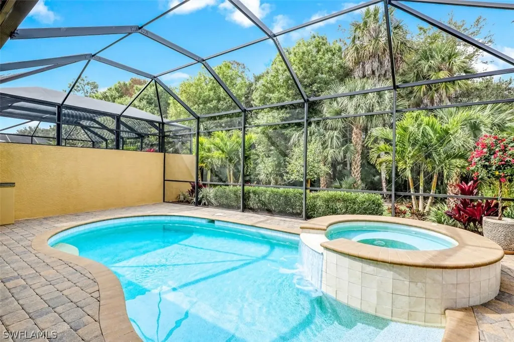 6589 Roma Way Naples FL 34113