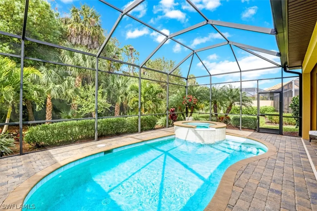 6589 Roma Way Naples FL 34113