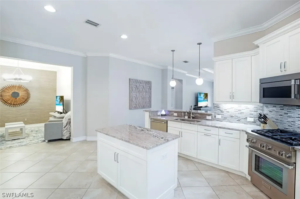 6589 Roma Way Naples FL 34113