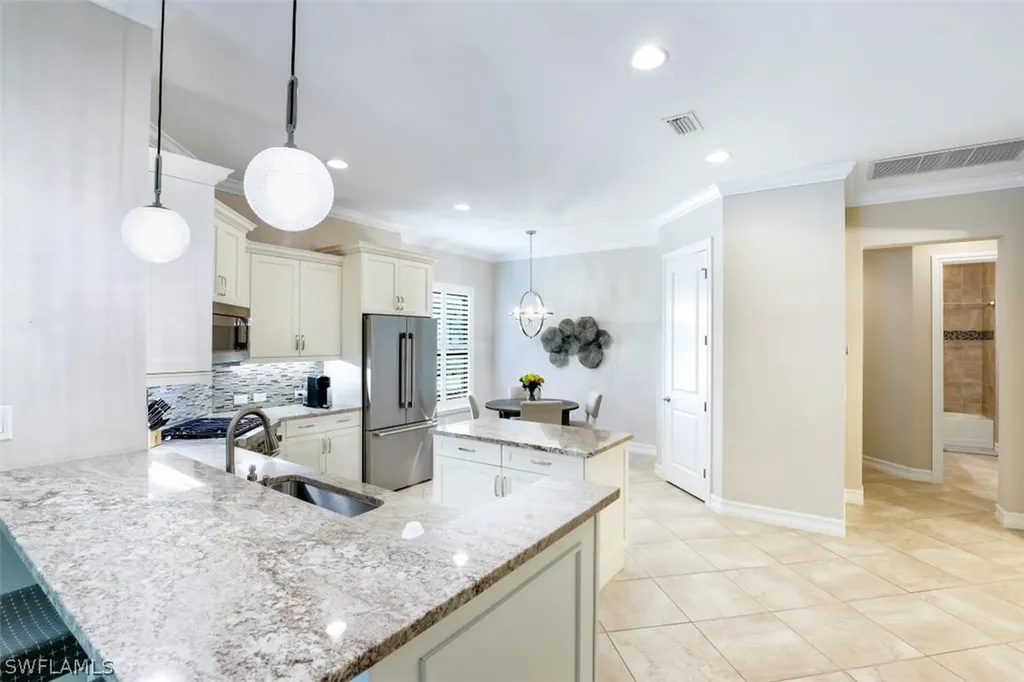 6589 Roma Way Naples FL 34113
