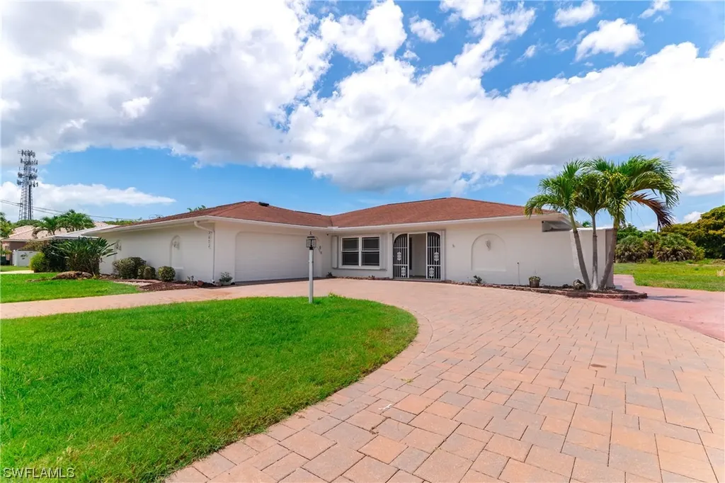3652 SE 5th Court Cape Coral FL 33904