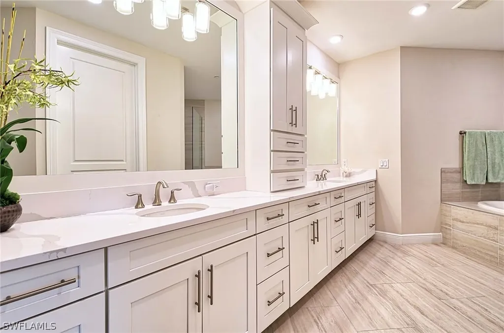 16375 Viansa Way Naples FL 34110