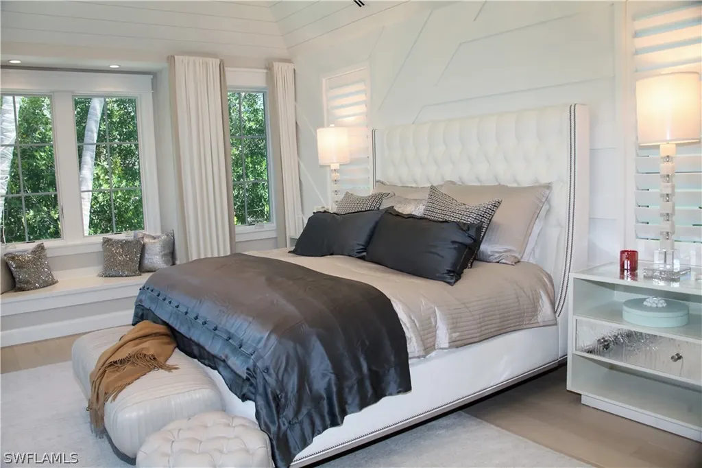 1463 2nd Avenue S Naples FL 34102