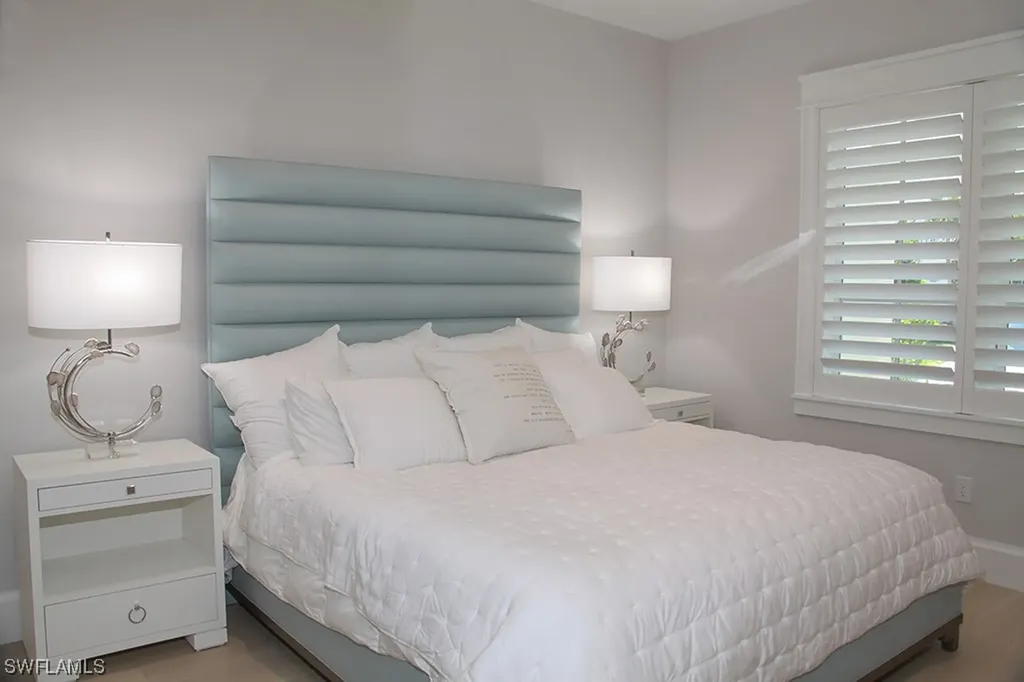1463 2nd Avenue S Naples FL 34102