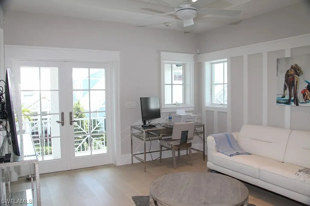 1463 2nd Avenue S Naples FL 34102