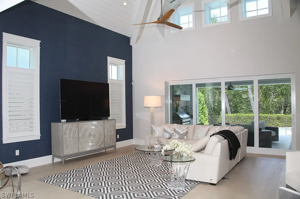1463 2nd Avenue S Naples FL 34102