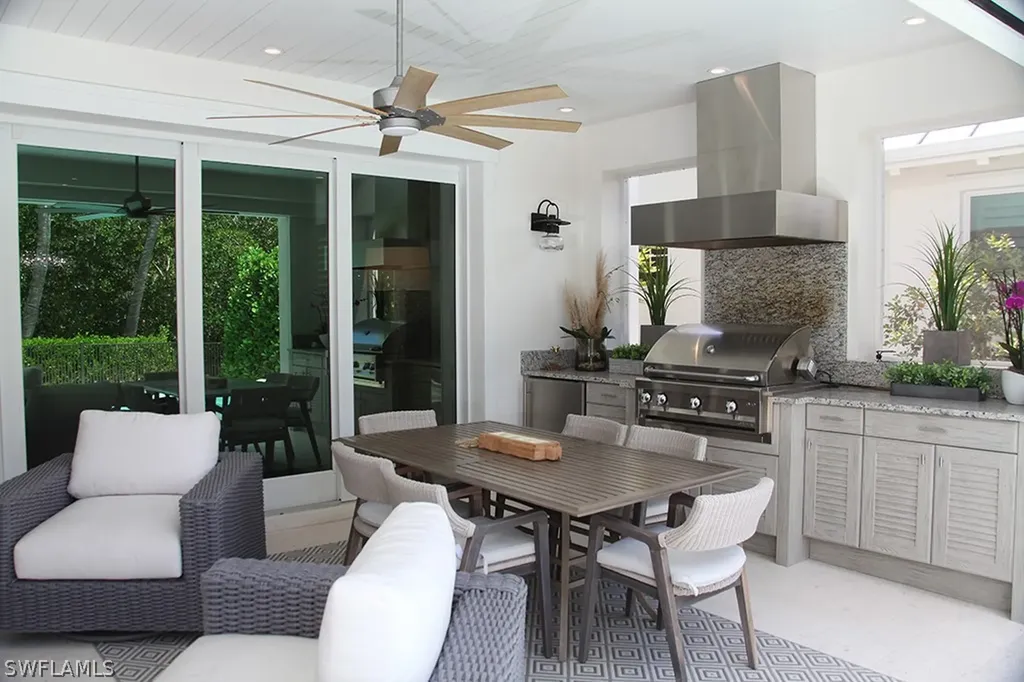 1463 2nd Avenue S Naples FL 34102