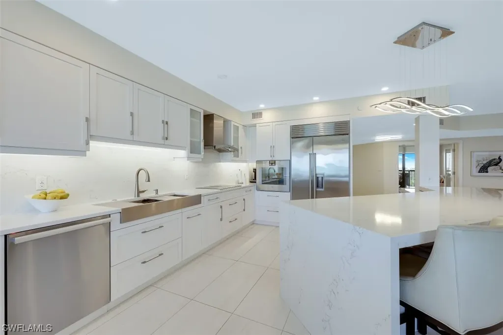 8171 Bay Colony Drive Naples FL 34108