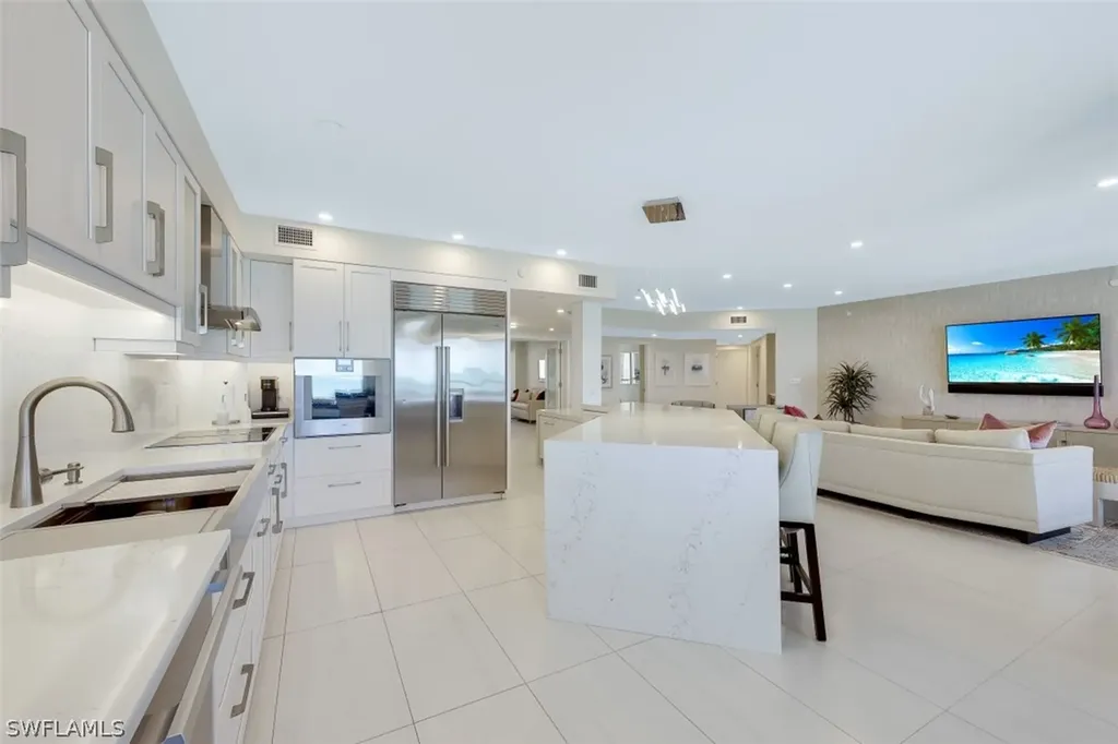8171 Bay Colony Drive Naples FL 34108