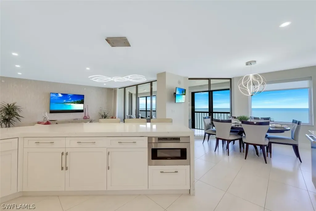 8171 Bay Colony Drive Naples FL 34108