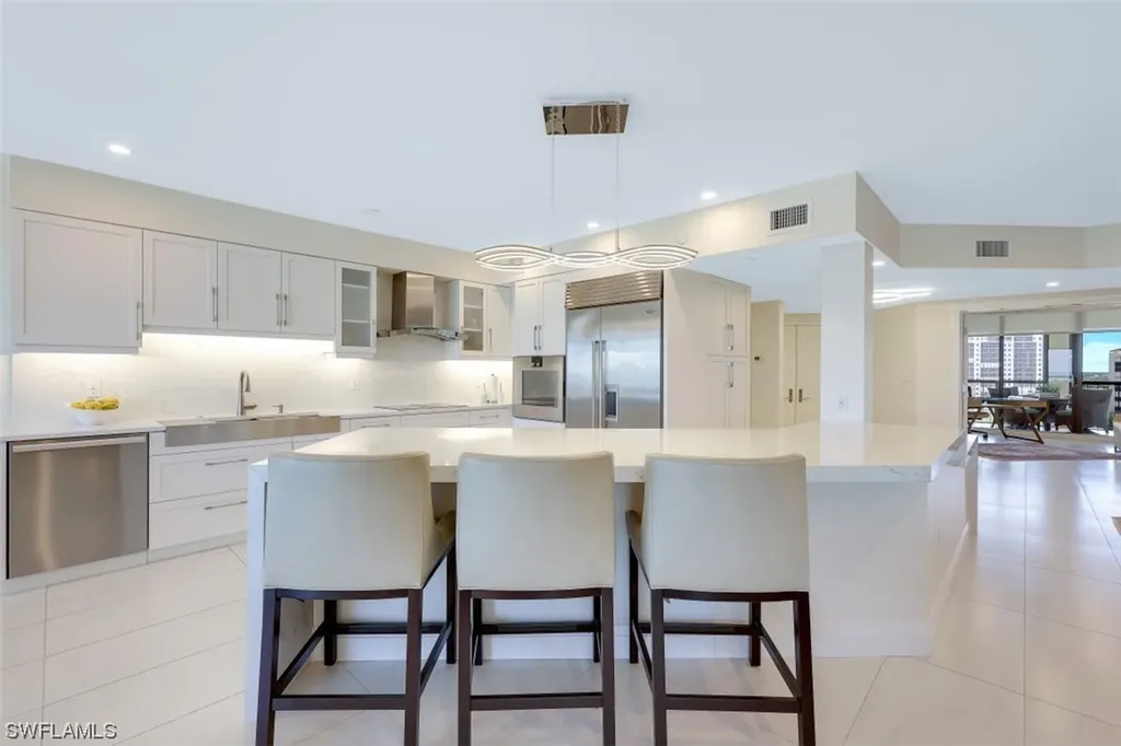 8171 Bay Colony Drive Naples FL 34108