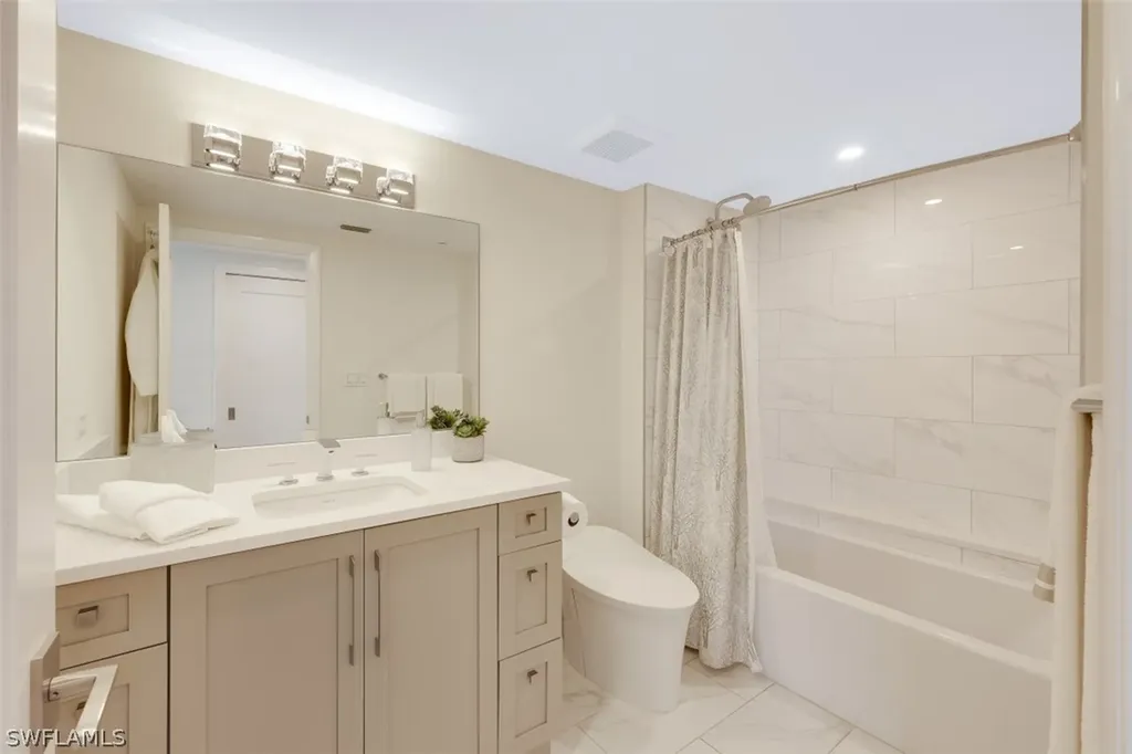 8171 Bay Colony Drive Naples FL 34108