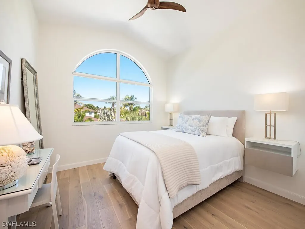 542 11th Avenue S Naples FL 34102