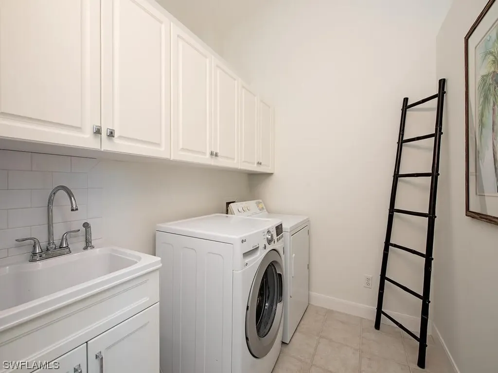 542 11th Avenue S Naples FL 34102