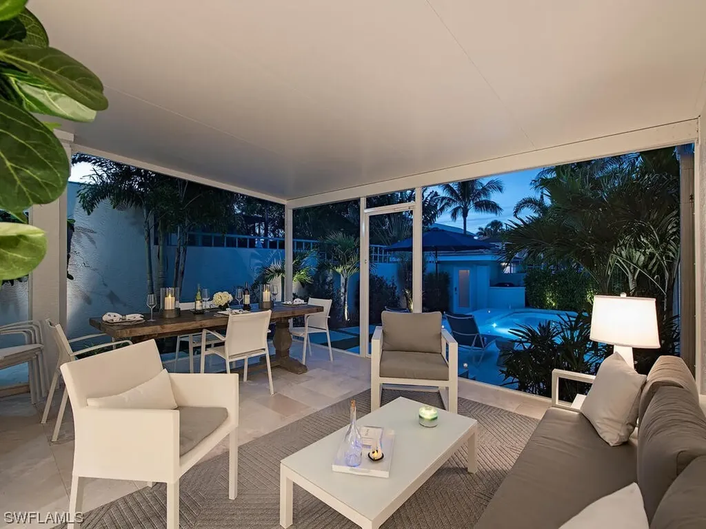 542 11th Avenue S Naples FL 34102