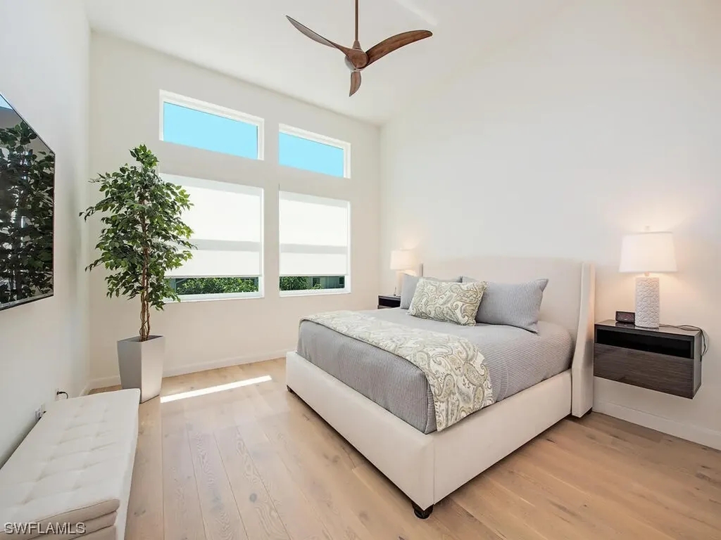542 11th Avenue S Naples FL 34102