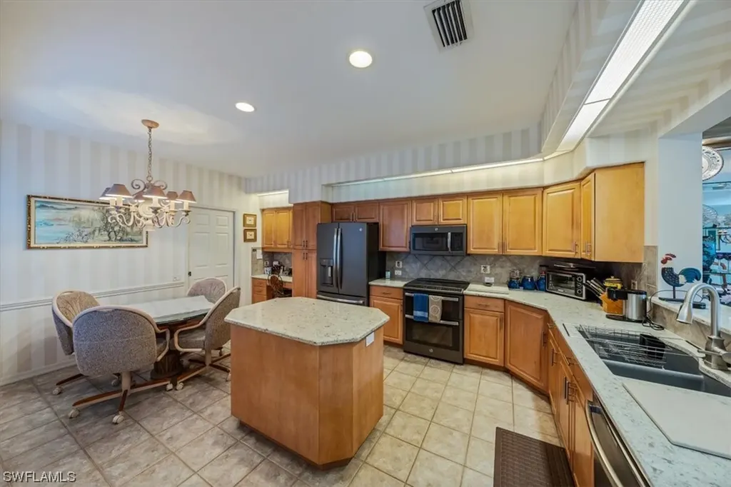 5747 Persimmon Way Naples FL 34110