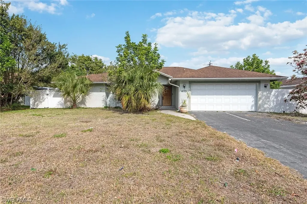 4173 Golden Gate Parkway Naples FL 34116