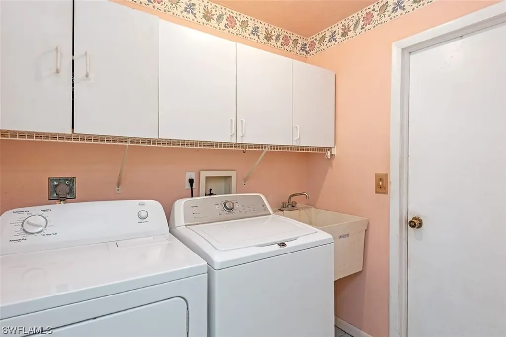 4173 Golden Gate Parkway Naples FL 34116