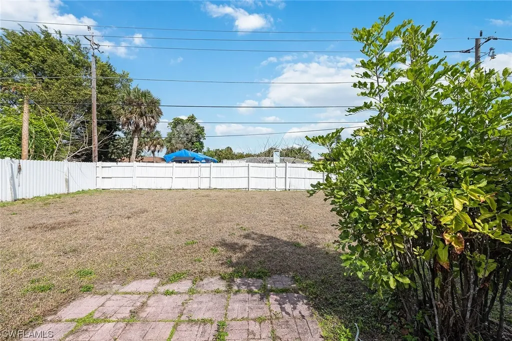 4173 Golden Gate Parkway Naples FL 34116