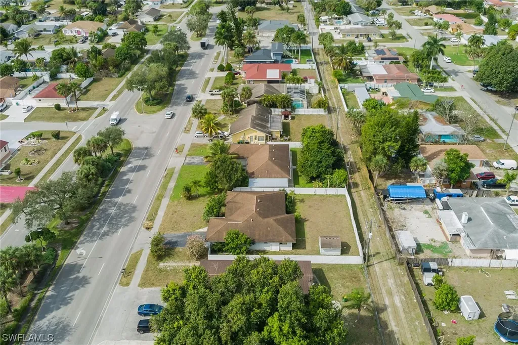 4173 Golden Gate Parkway Naples FL 34116
