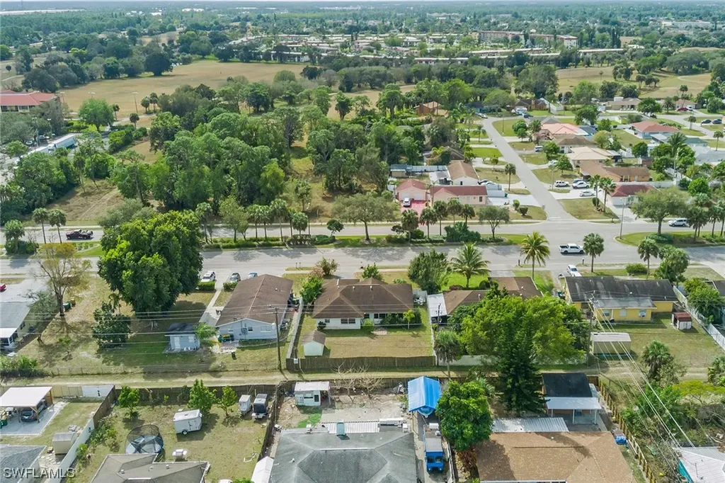 4173 Golden Gate Parkway Naples FL 34116